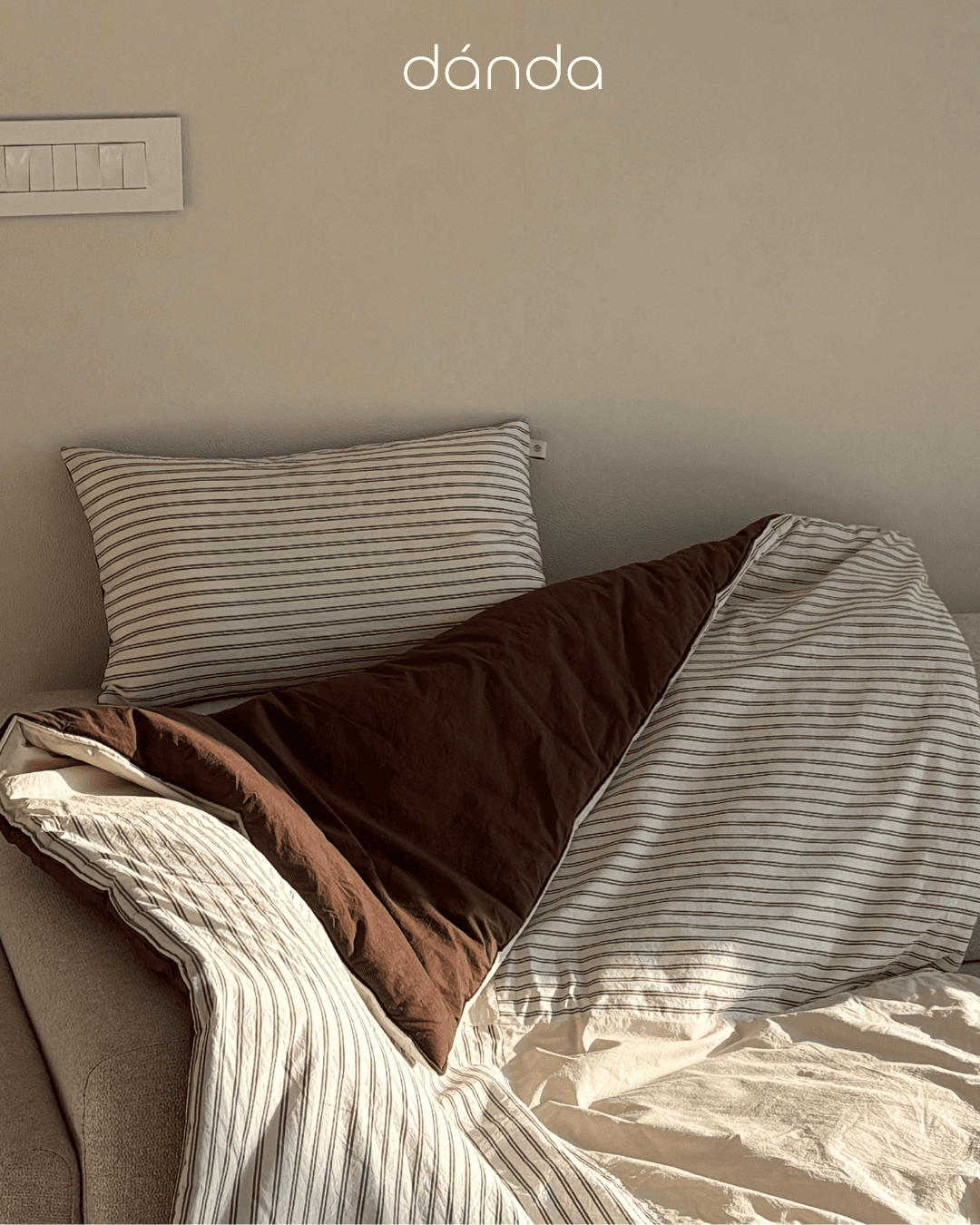 Cozy home interior scene.